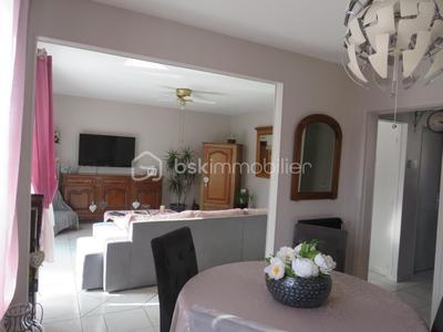 Maison traditionnelle - 90 m² - 4 pièces