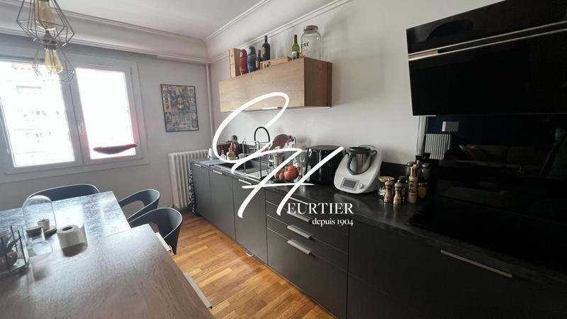 Appartement - 98 m² - 4 pièces