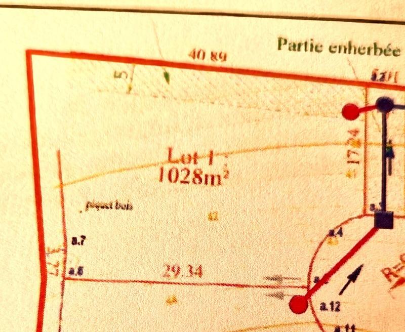 Terrain constructible - 1 028 m²