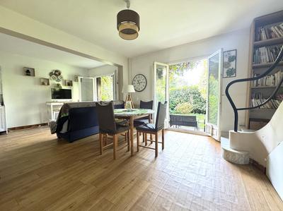 Maison - 83 m² - 5 pièces