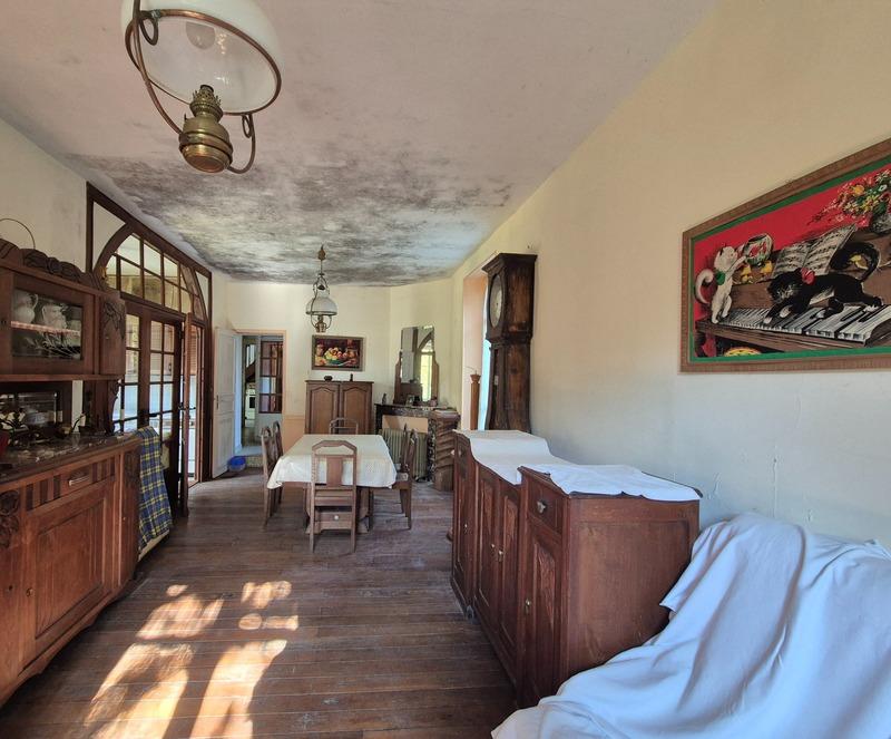 Maison - 180 m² - 14 pièces