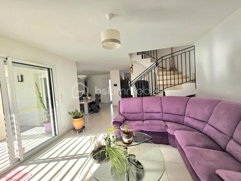 Maison - 99 m² - 5 pièces