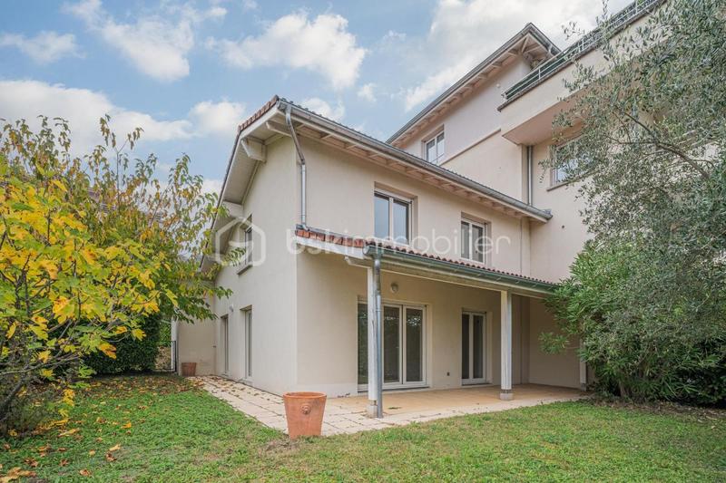 Maison jumelée - 94 m² - 4 pièces