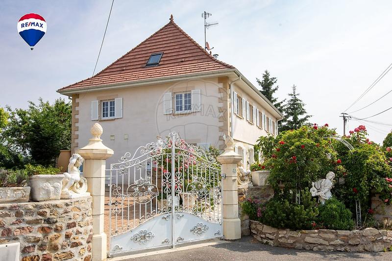 Maison - 306 m² - 6 pièces