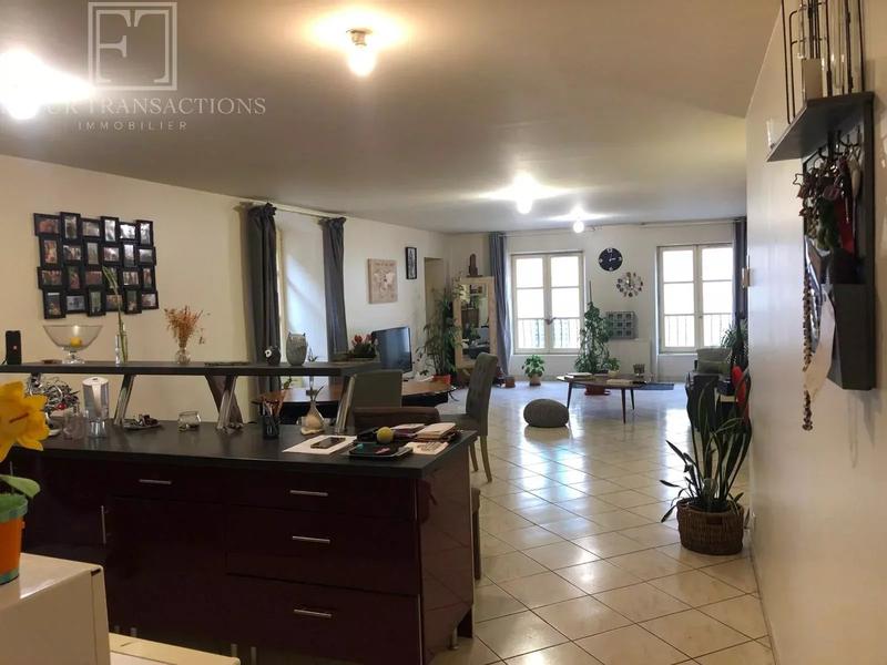 Maison - 243 m² - 7 pièces