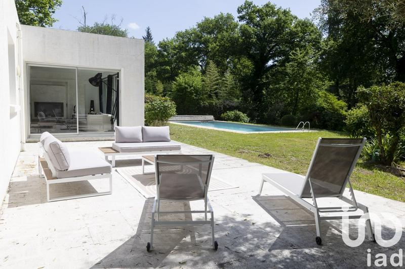 Maison - 320 m² - 10 pièces