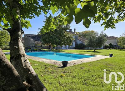 Maison - 298 m² - 11 pièces