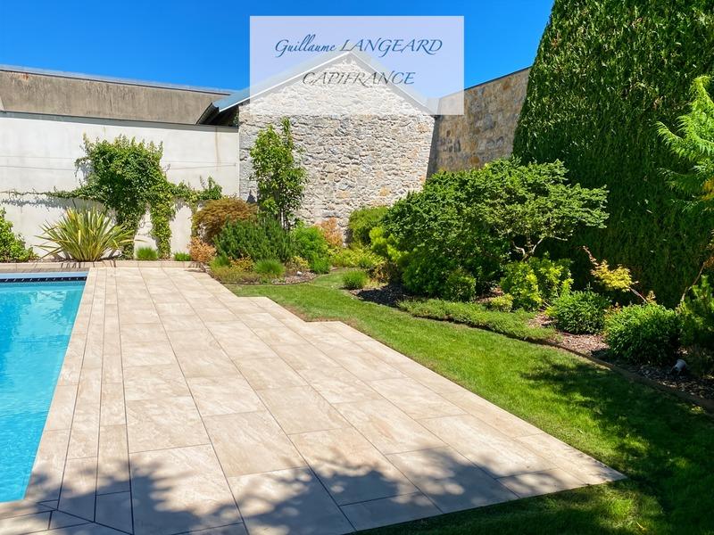 Villa - 346 m² - 9 pièces