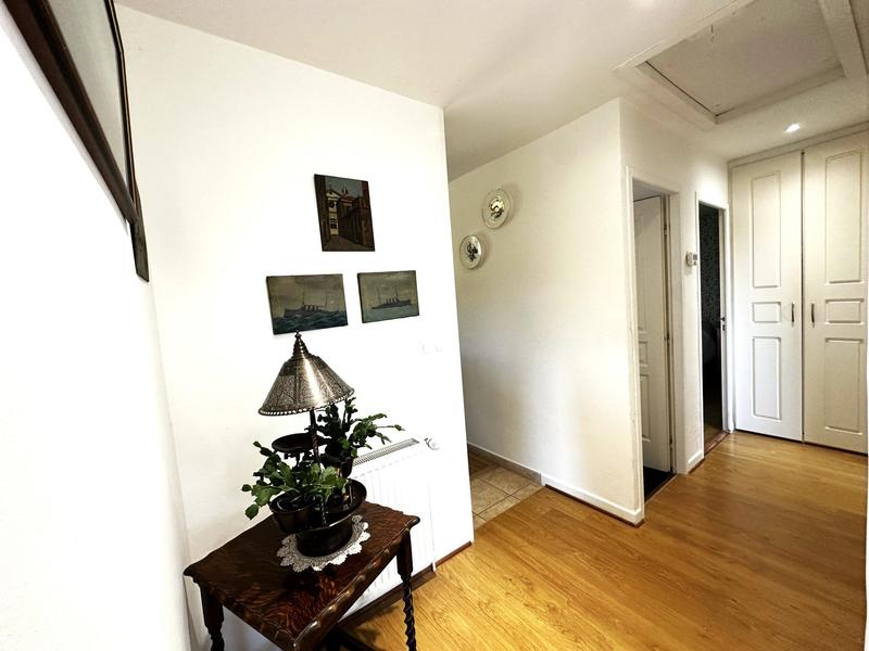 Maison traditionnelle - 100 m² - 5 pièces