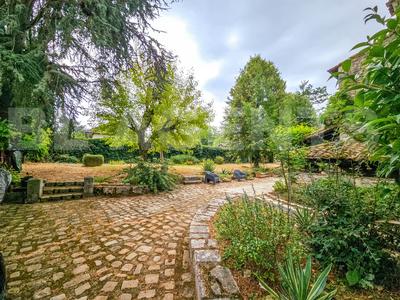 Maison en pierre - 282 m² - 9 pièces