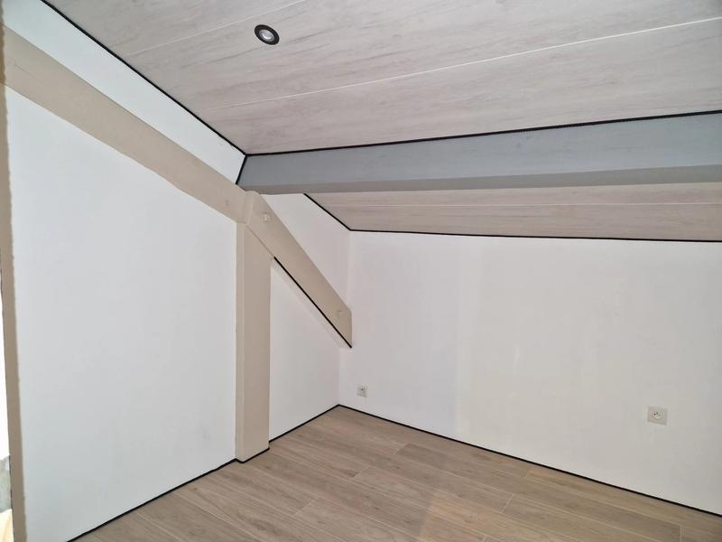 Maison - 214 m² - 7 pièces