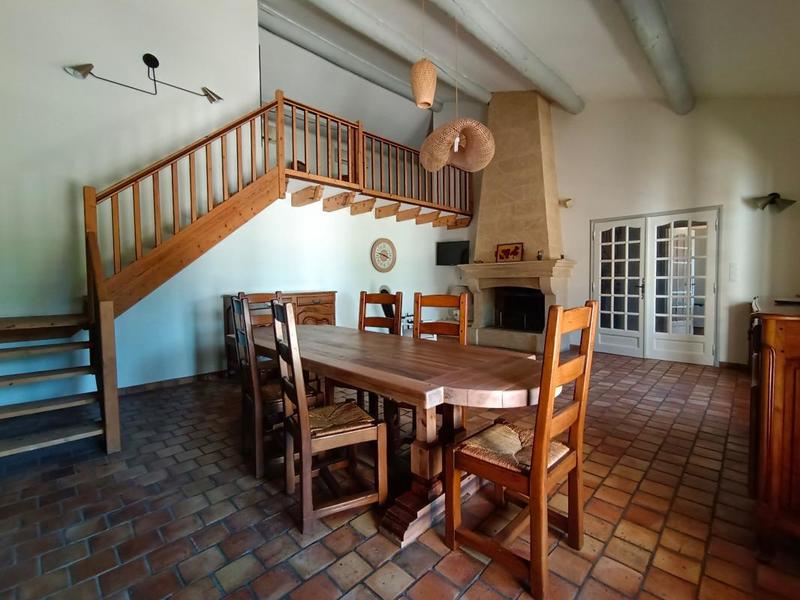 Maison - 250 m² - 6 pièces