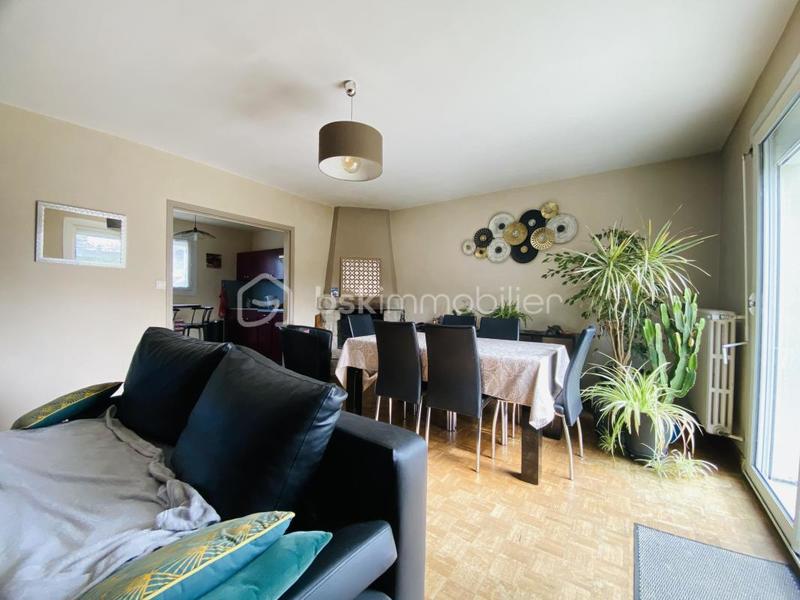 Maison traditionnelle - 104 m² - 6 pièces