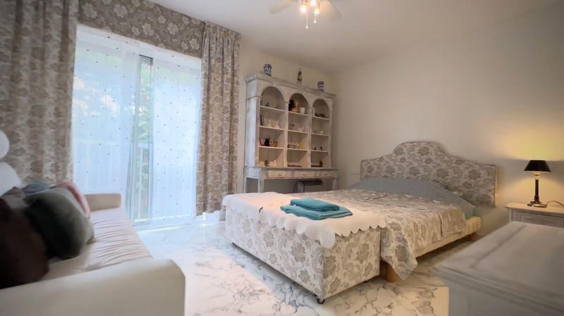 Villa - 665 m² - 10 pièces