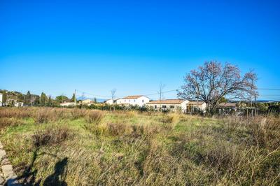 Terrain constructible - 1 250 m²