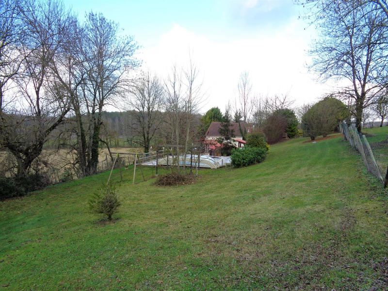 Maison traditionnelle - 270 m² - 7 pièces