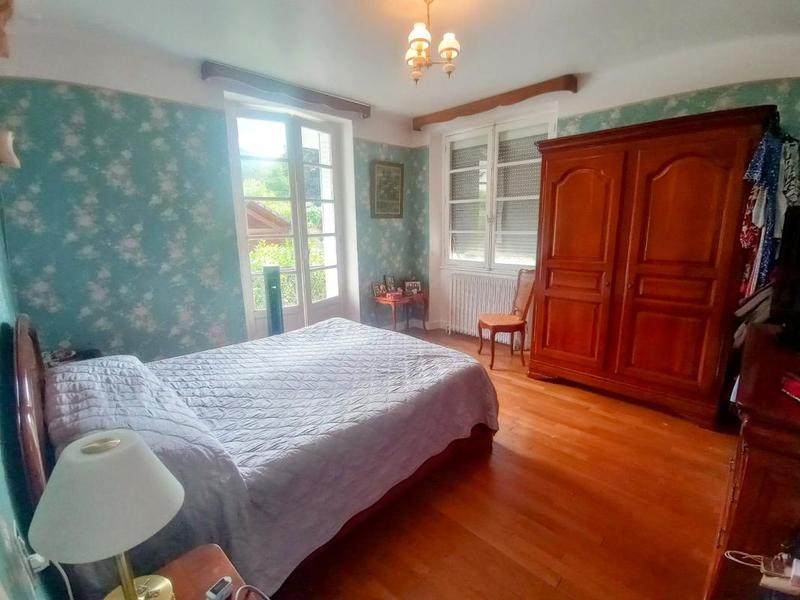 Maison en pierre - 216 m² - 8 pièces