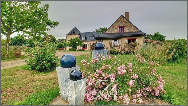 Maison - 450 m² - 14 pièces