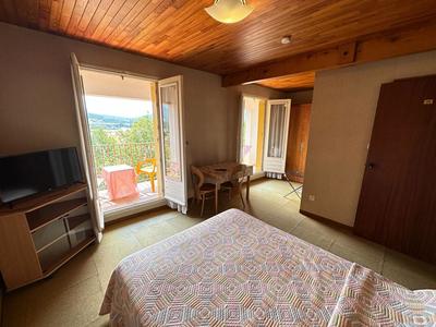 Maison - 776 m² - 30 pièces