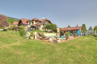 Maison - 213 m² - 5 pièces