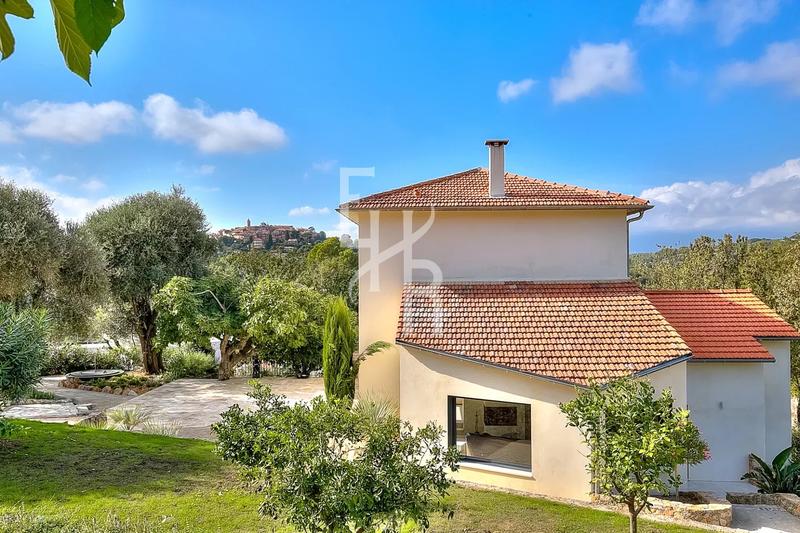 Maison - 295 m² - 7 pièces