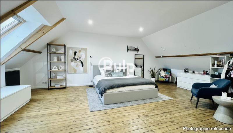 Demeure - 312 m² - 12 pièces