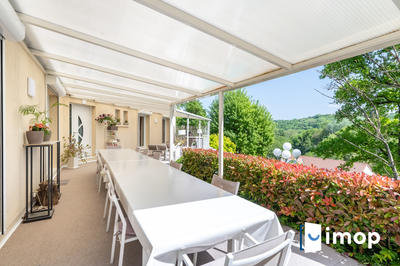 Maison - 263 m² - 10 pièces