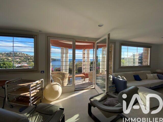 Maison - 219 m² - 7 pièces