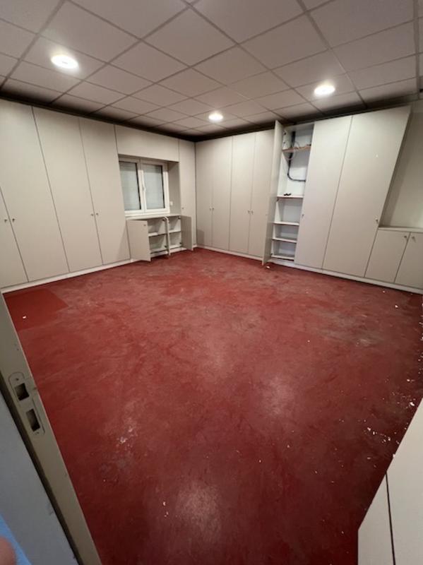 Local d'activités - 744 m²