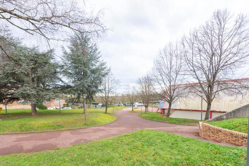 Appartement - 99 m² - 5 pièces