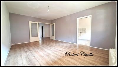 Appartement - 79 m² - 3 pièces