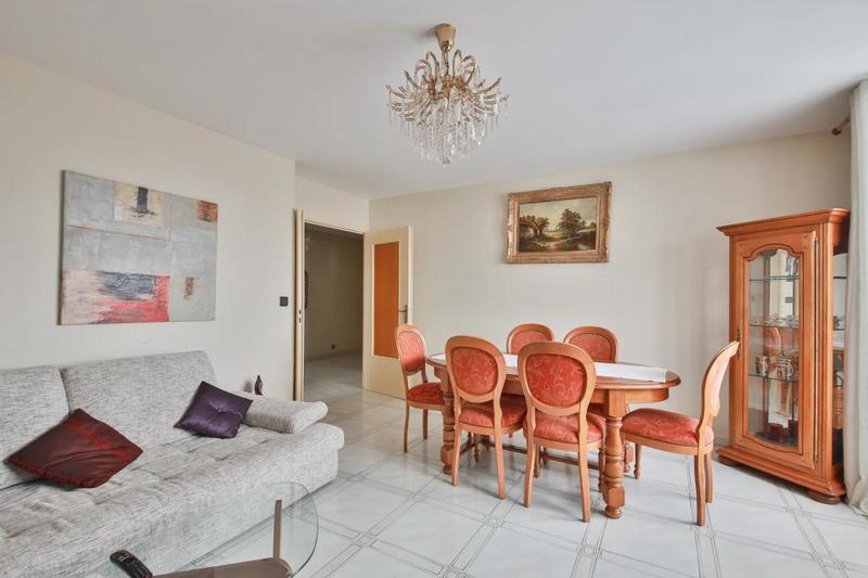 Appartement - 100 m² - 5 pièces