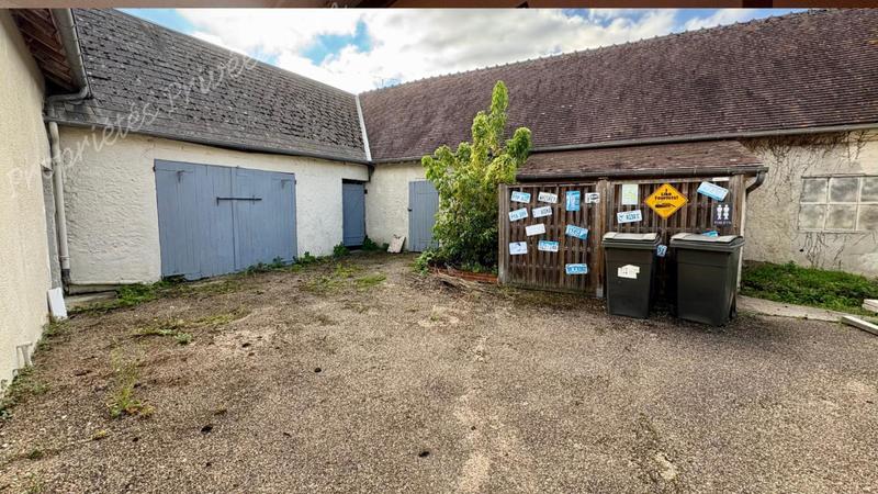 Maison - 220 m² - 10 pièces