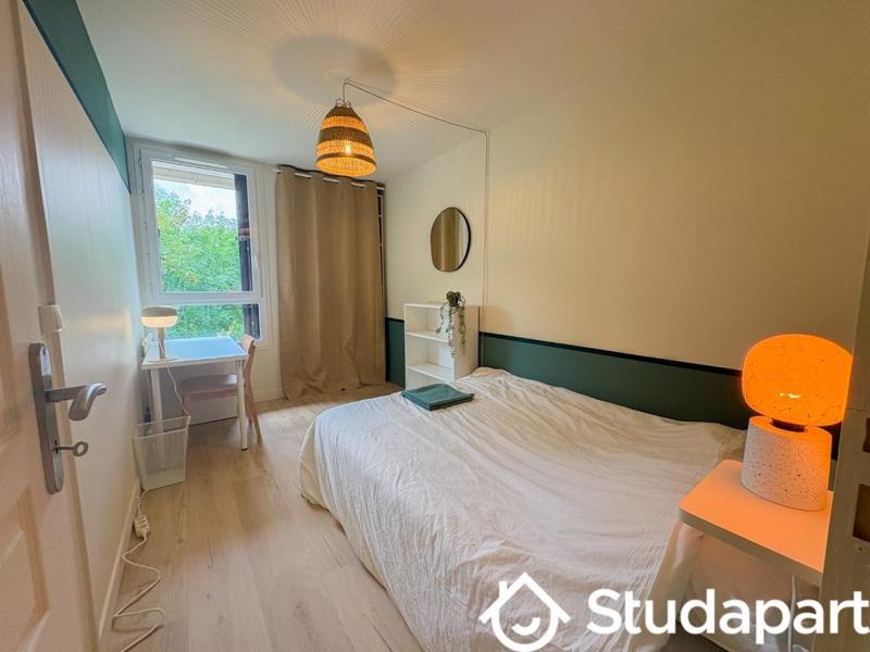 Chambre - 11 m² - 1 pièce