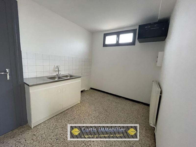 Bureau - 77 m² - 6 pièces