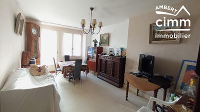 Maison - 83 m² - 8 pièces