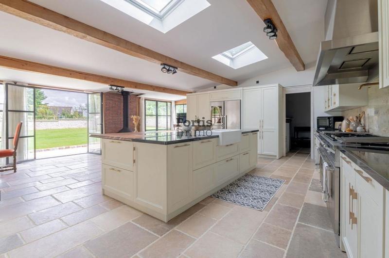 Demeure - 350 m² - 11 pièces