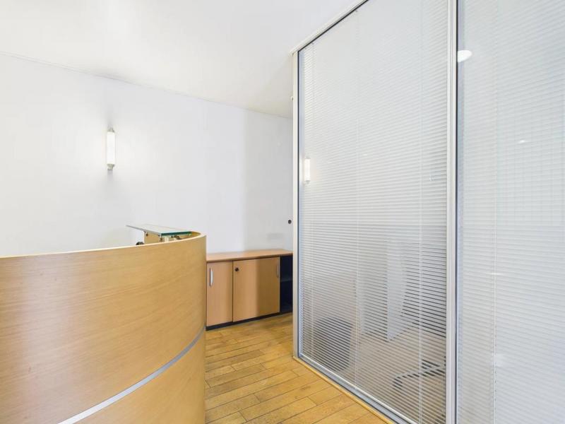 Local commercial - 151 m²