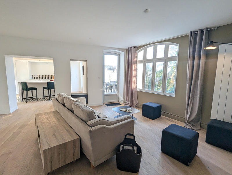 Maison - 210 m² - 7 pièces