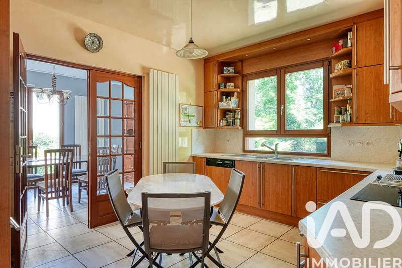 Maison - 220 m² - 9 pièces