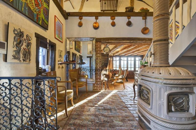 Propriété - 239 m² - 7 pièces