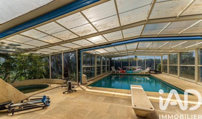 Maison - 212 m² - 9 pièces