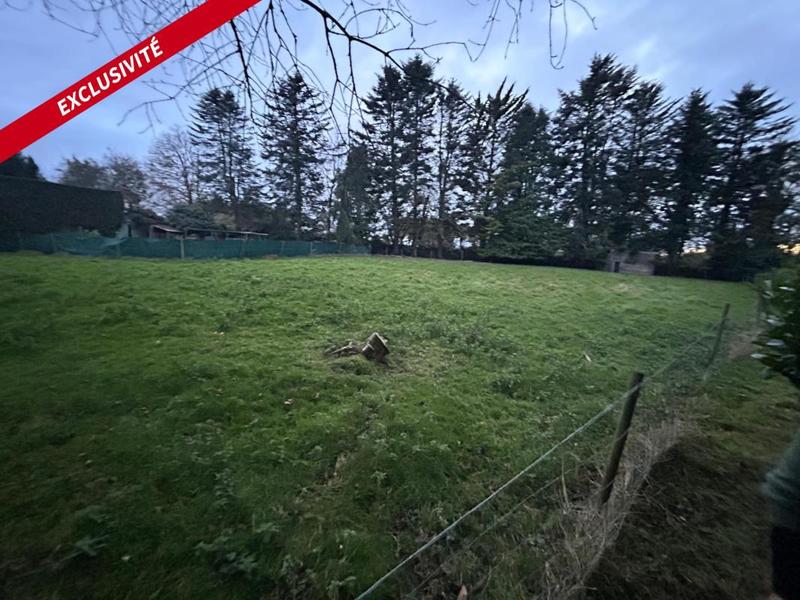 Terrain constructible - 1 200 m²
