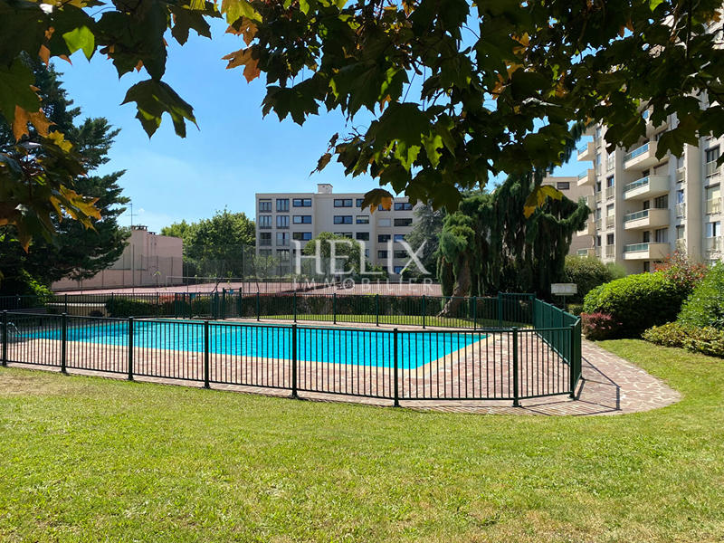 Appartement - 100 m² - 5 pièces