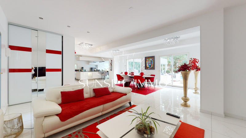 Maison - 500 m² - 10 pièces