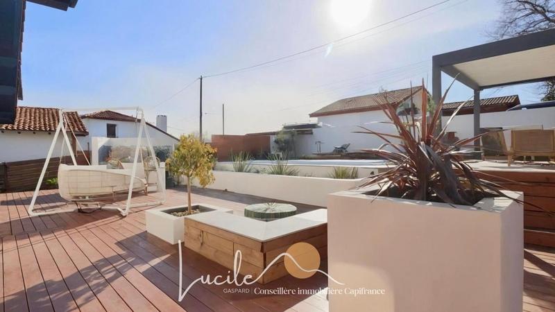 Maison - 162 m² - 9 pièces