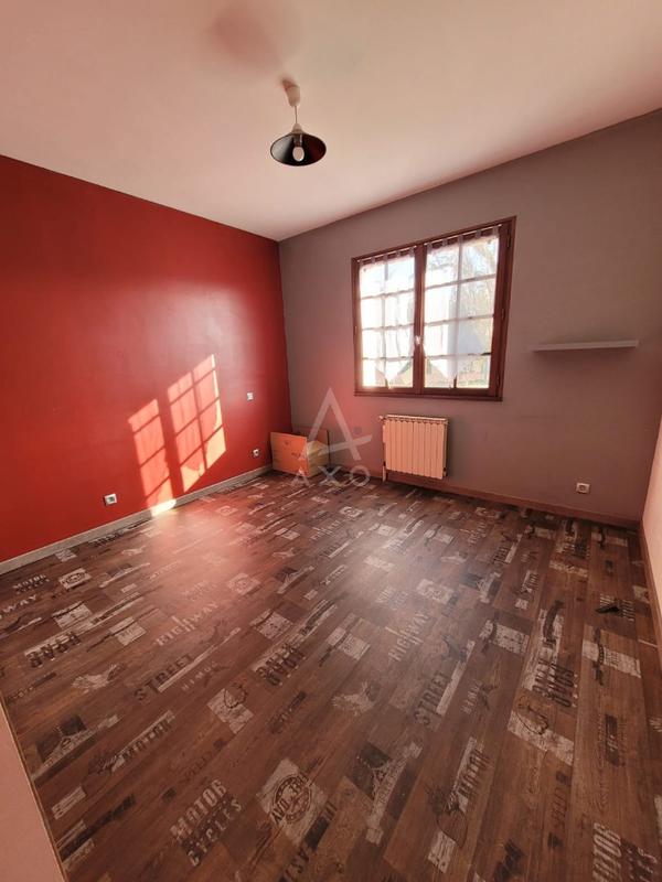 Maison - 234 m² - 8 pièces