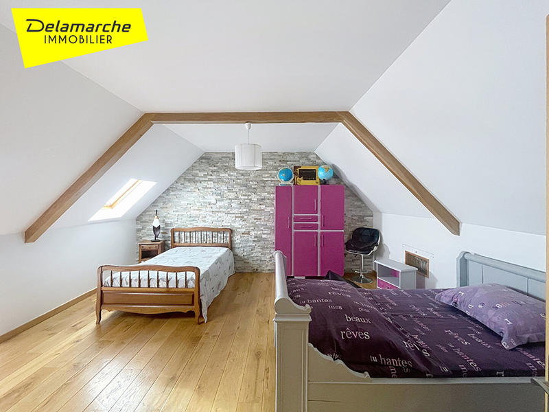 Maison - 233 m² - 7 pièces