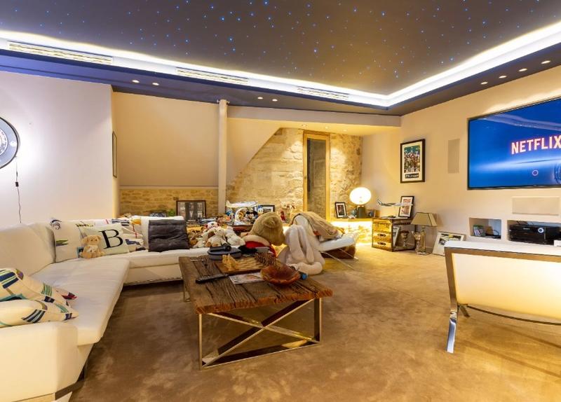 Manoir - 2 700 m² - 30 pièces