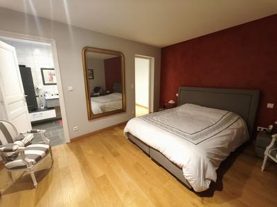 Maison - 275 m² - 10 pièces